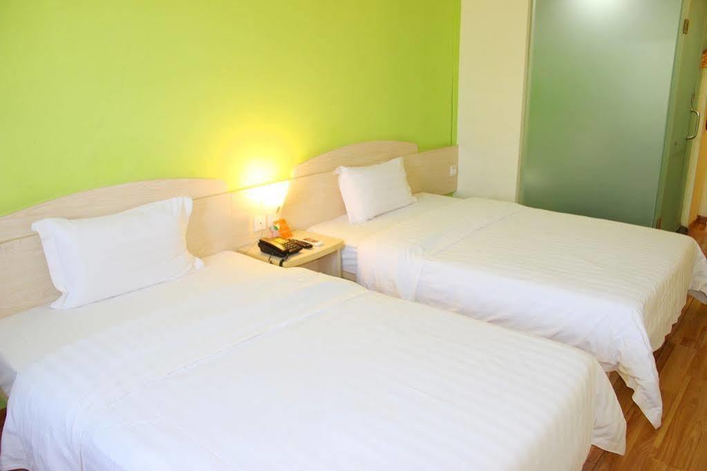 7 Days Inn Cantón Exterior foto