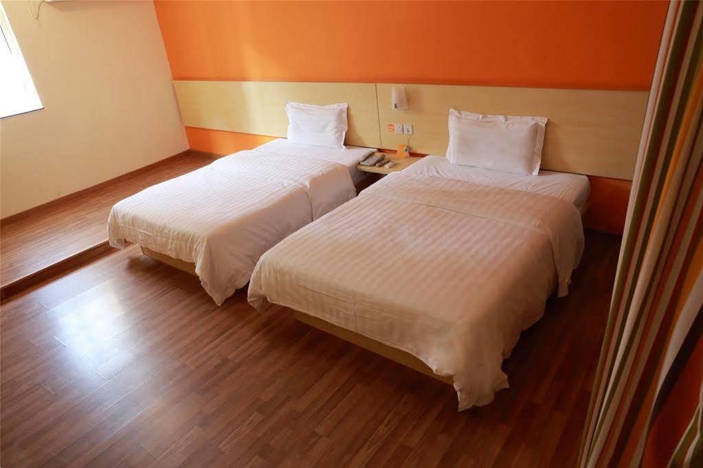 7 Days Inn Cantón Exterior foto